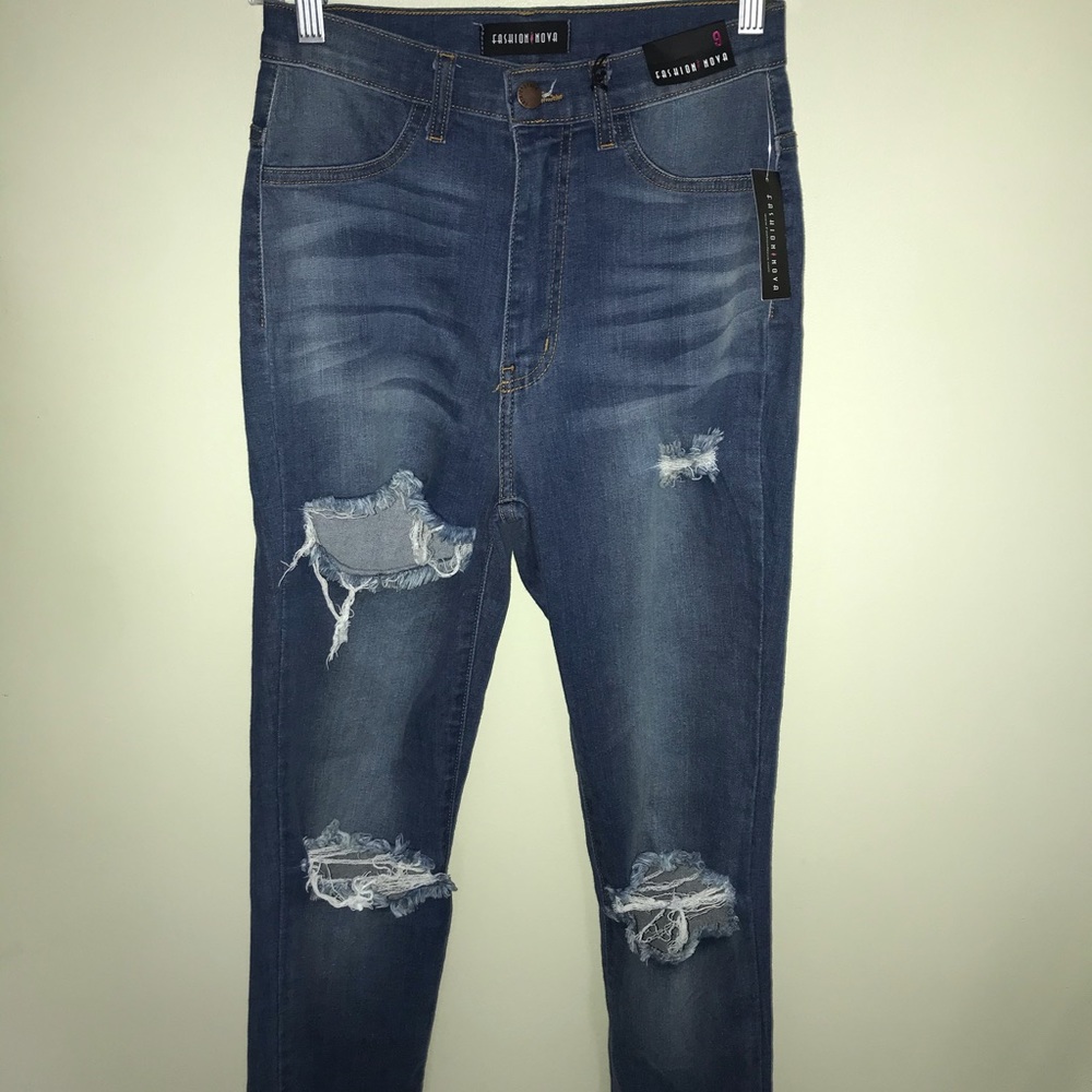 Never worn, new high rise fashion nova jeans.
